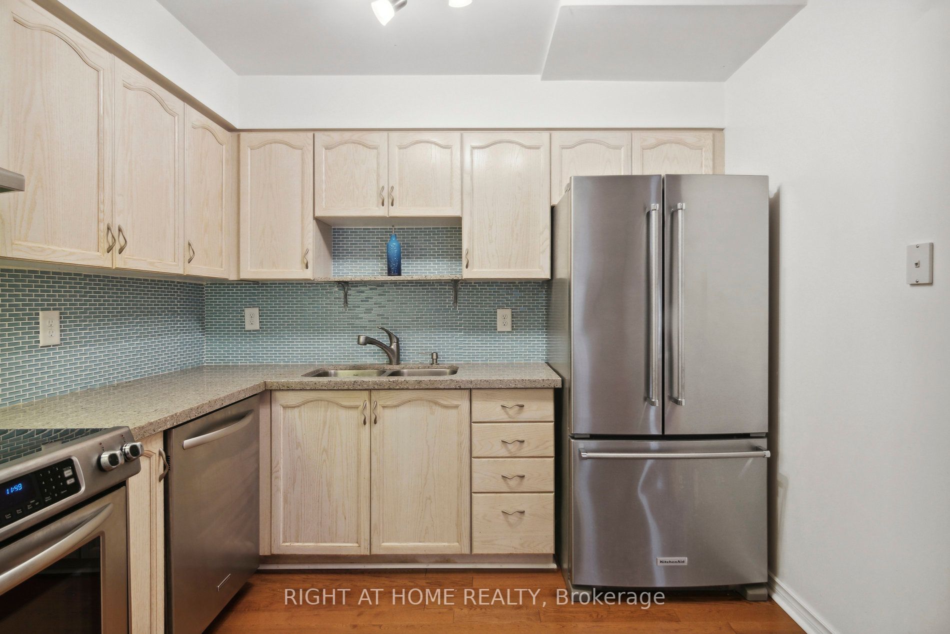 72 Sidney Belsey Cres 307