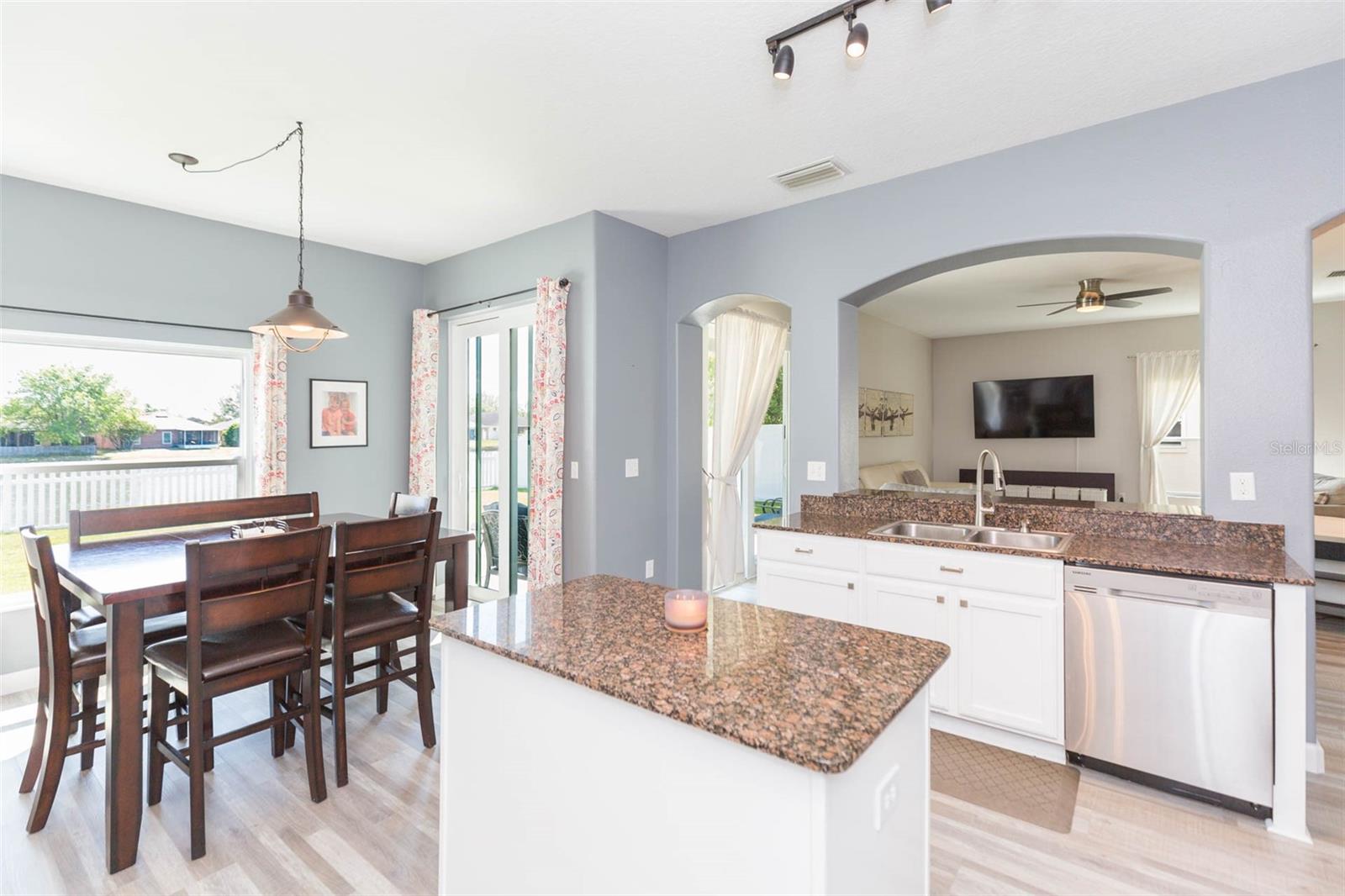 7352 Cutwater Lane