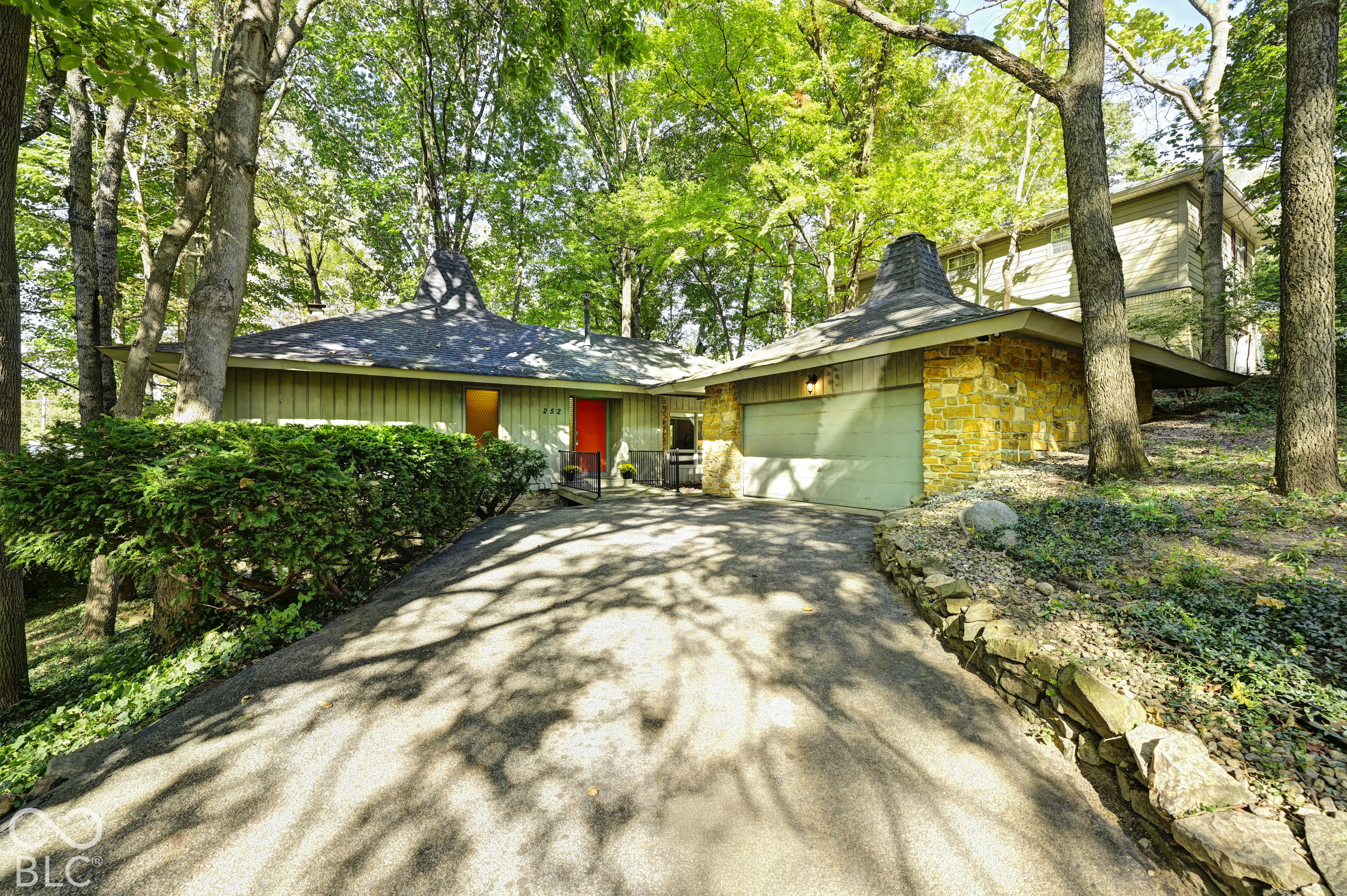 252 W Beverly Drive