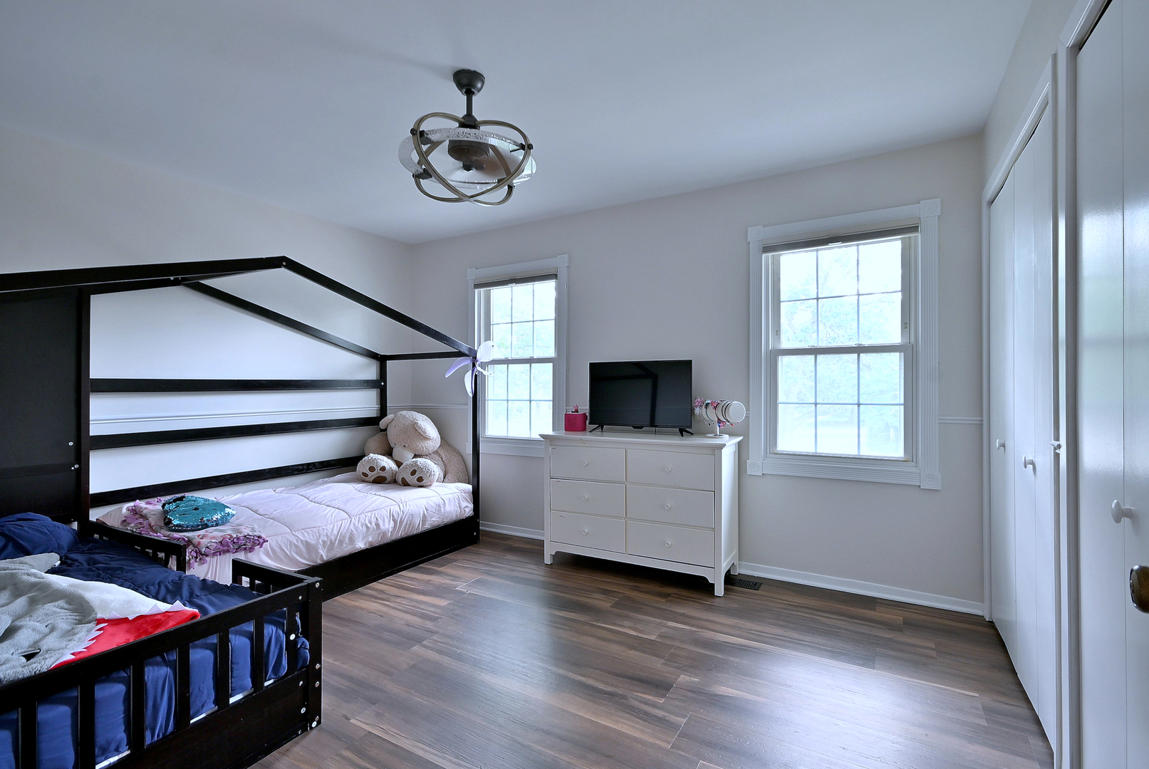 101 E Bryn Mawr Avenue