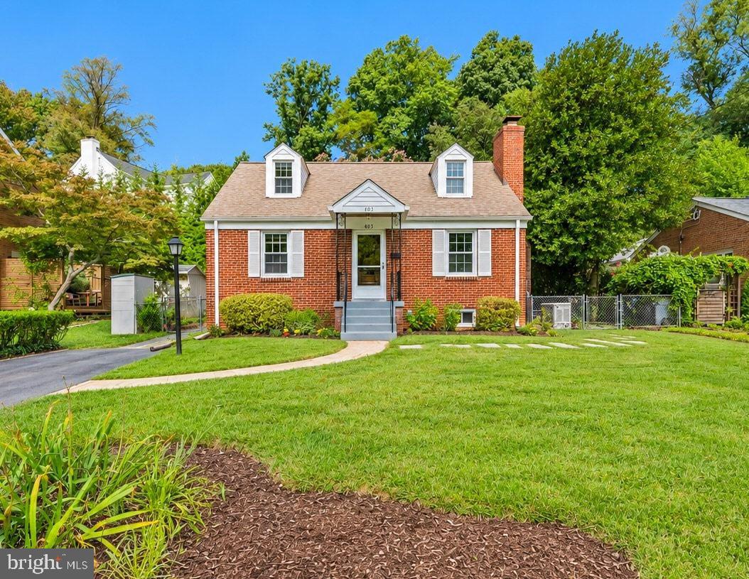 403 Williamsburg Drive N