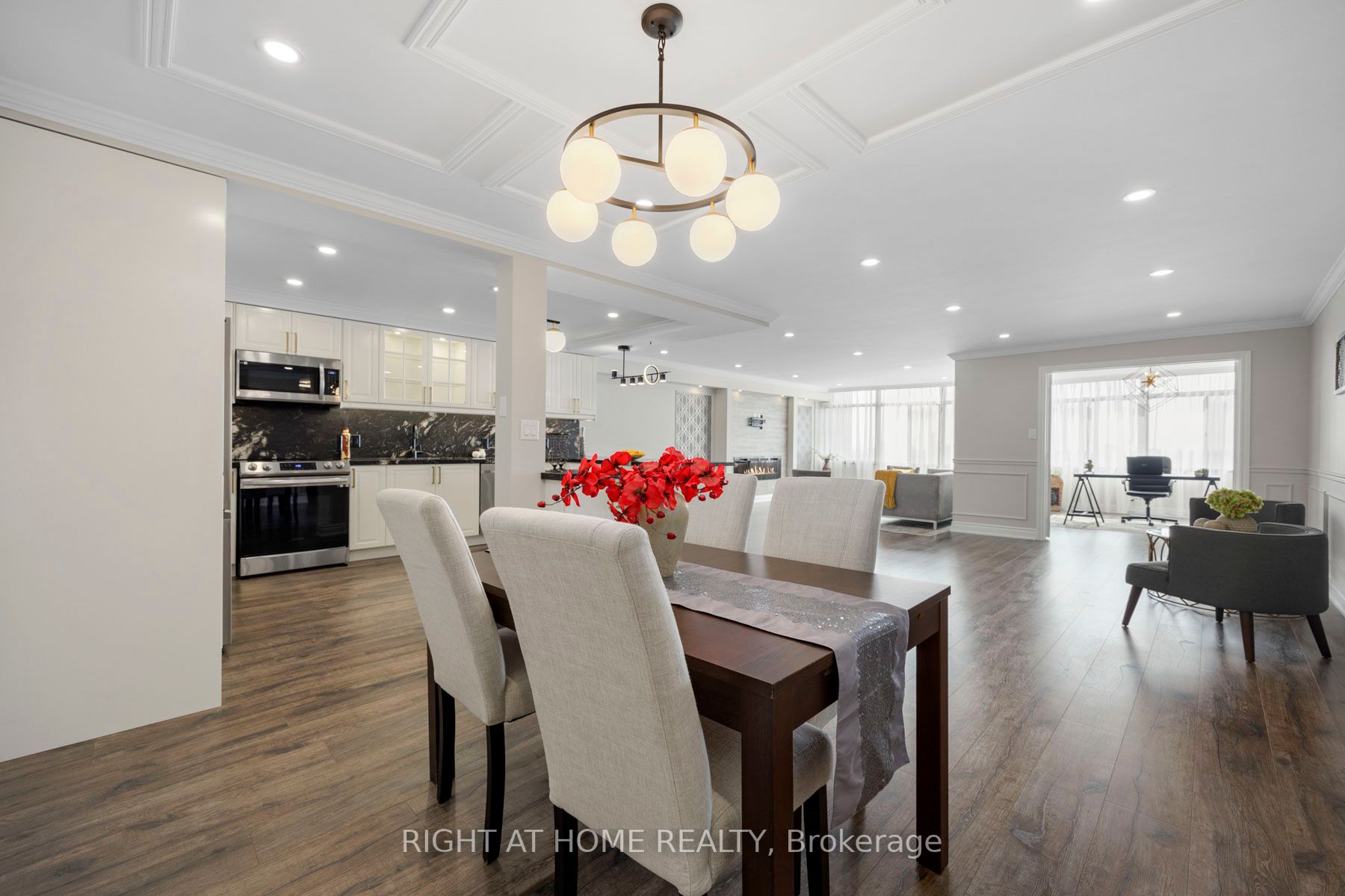 1555 E Finch Ave 1605