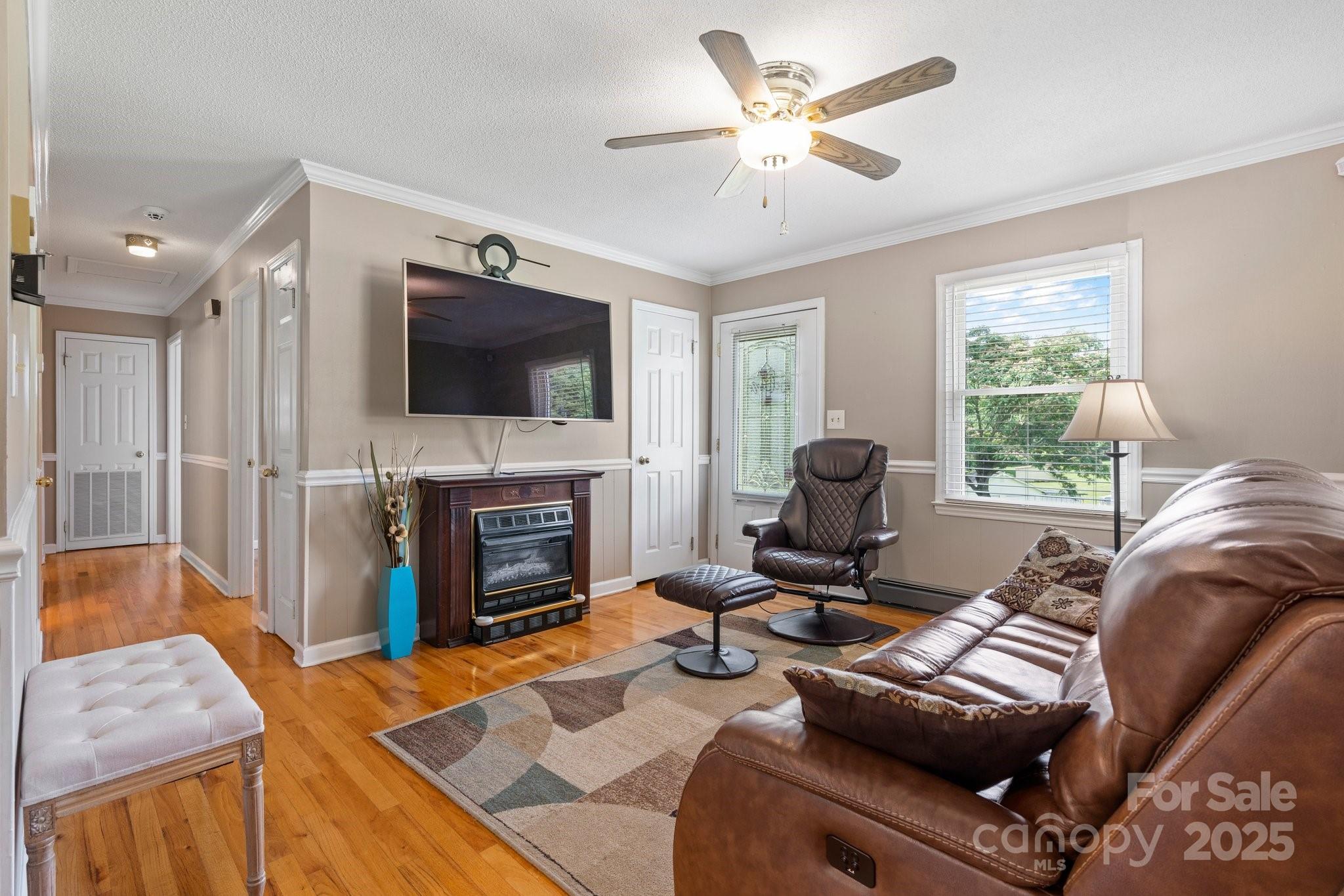 1040 Stagecoach Trail