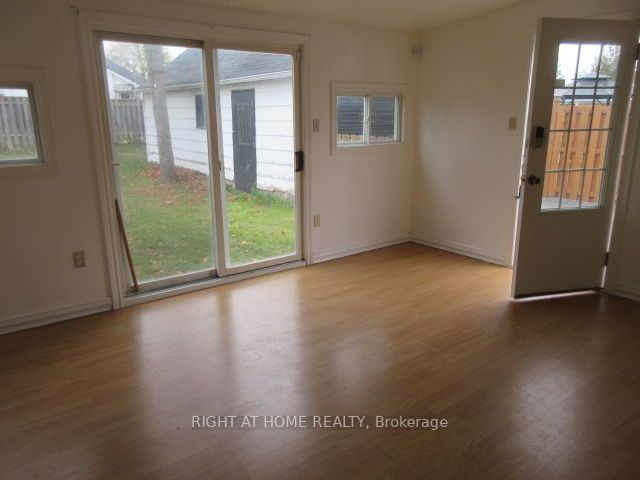 31 Garry St