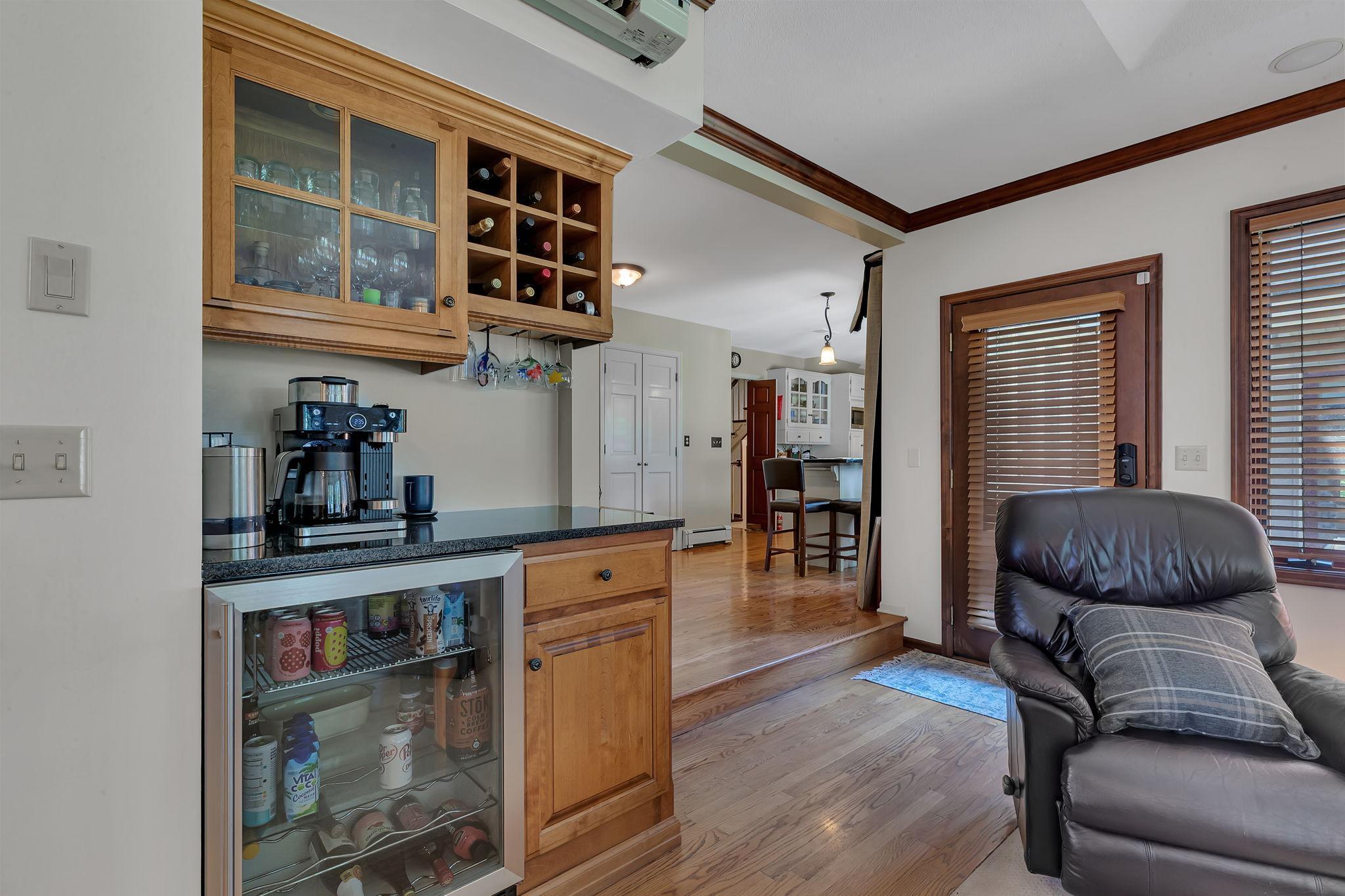 2021 Hillcrest Drive