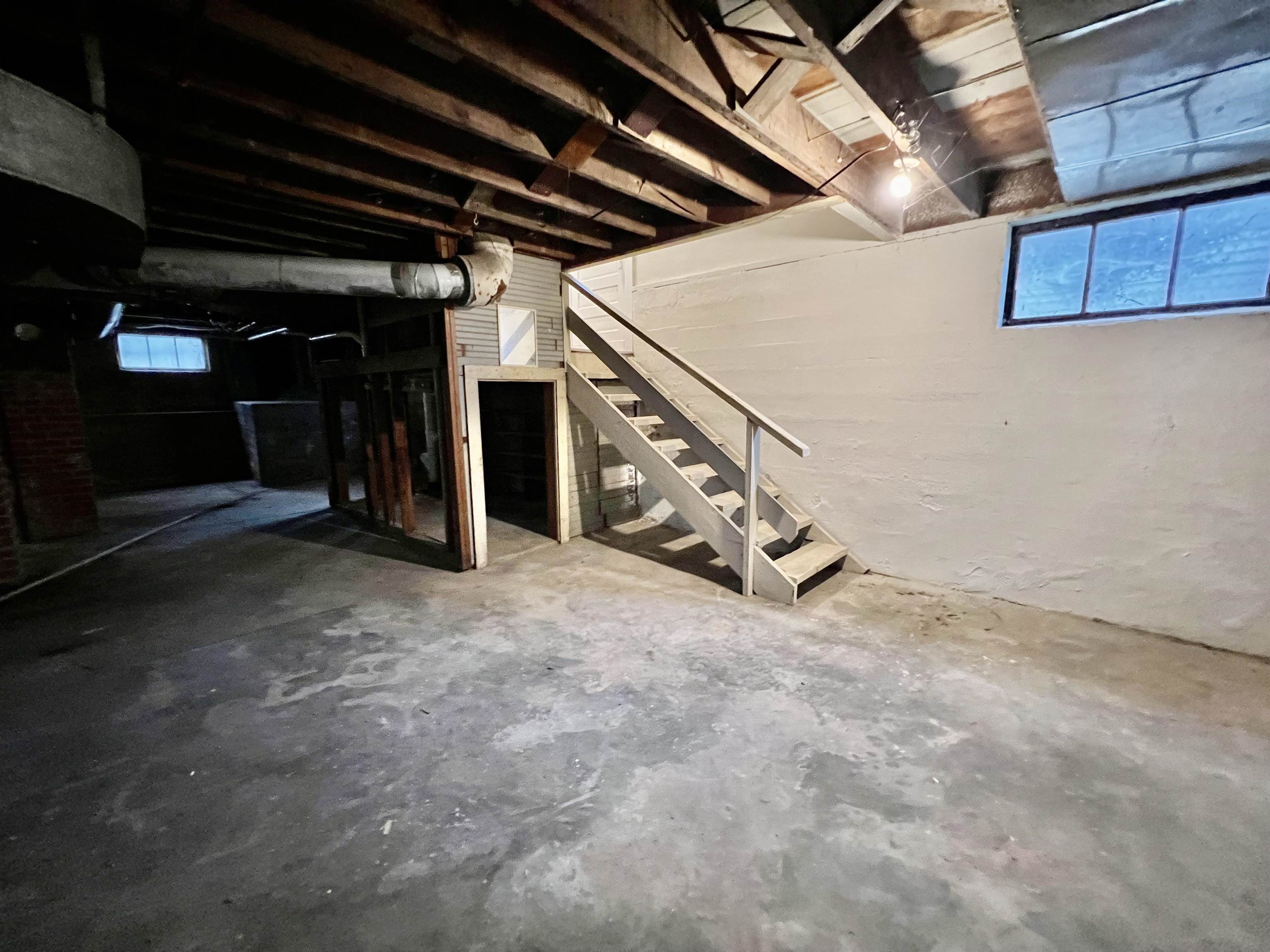 215 N 3rd