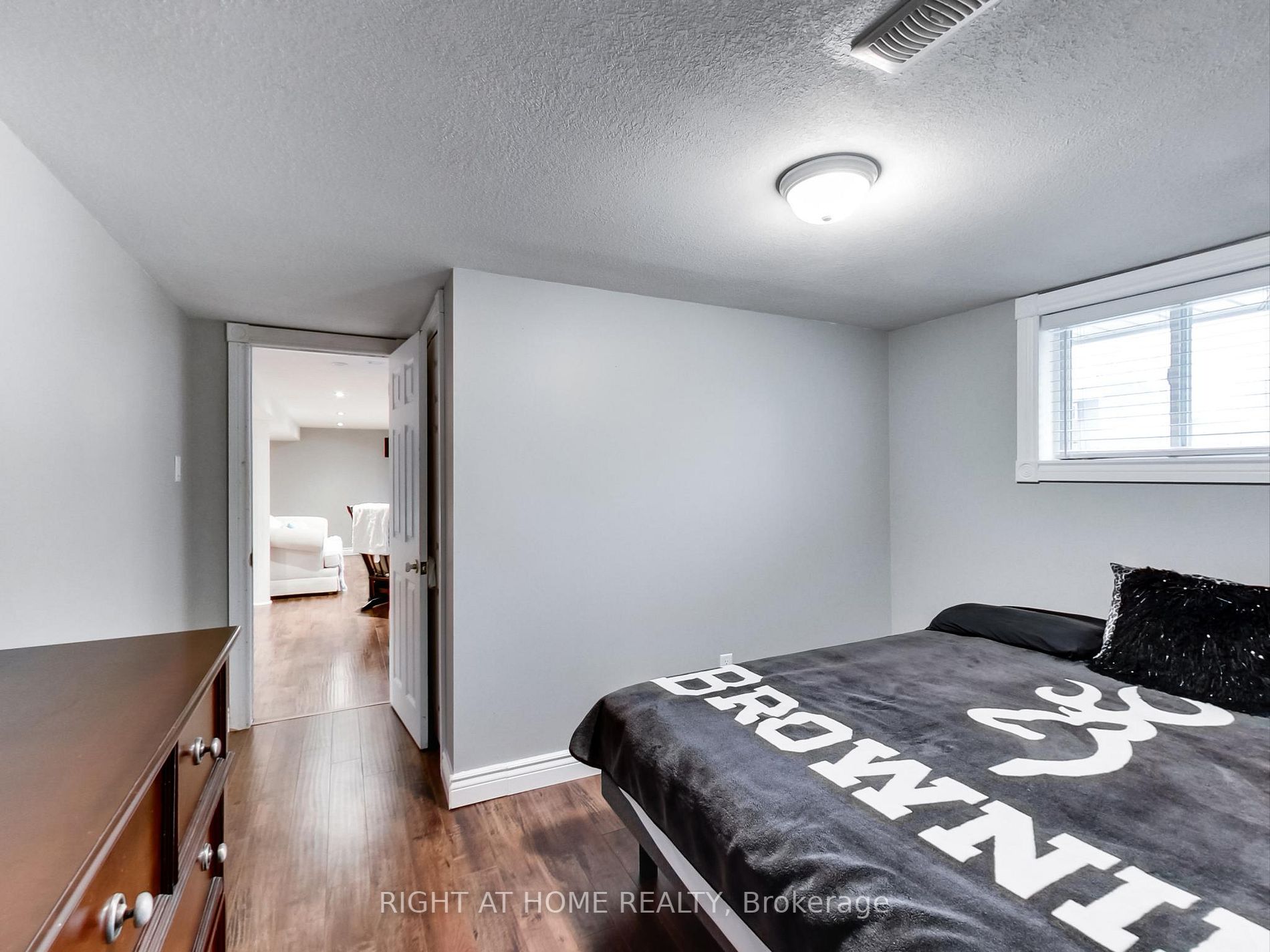 316 Pineview Gdns