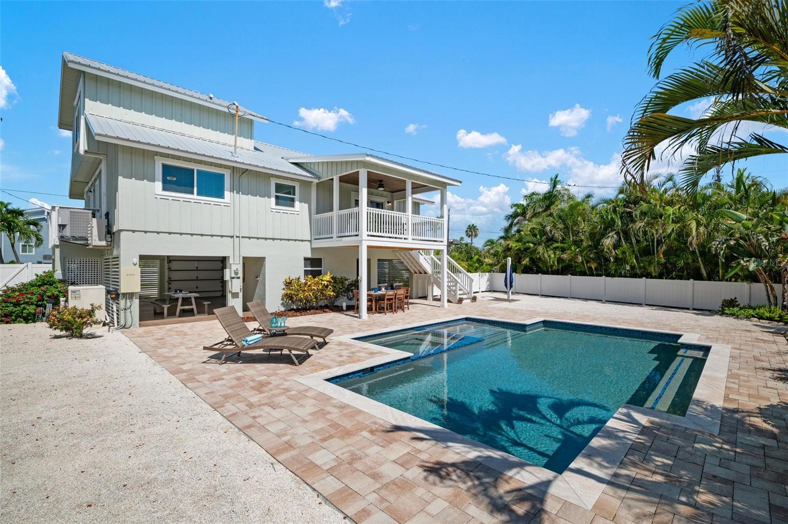 301 Iris Street