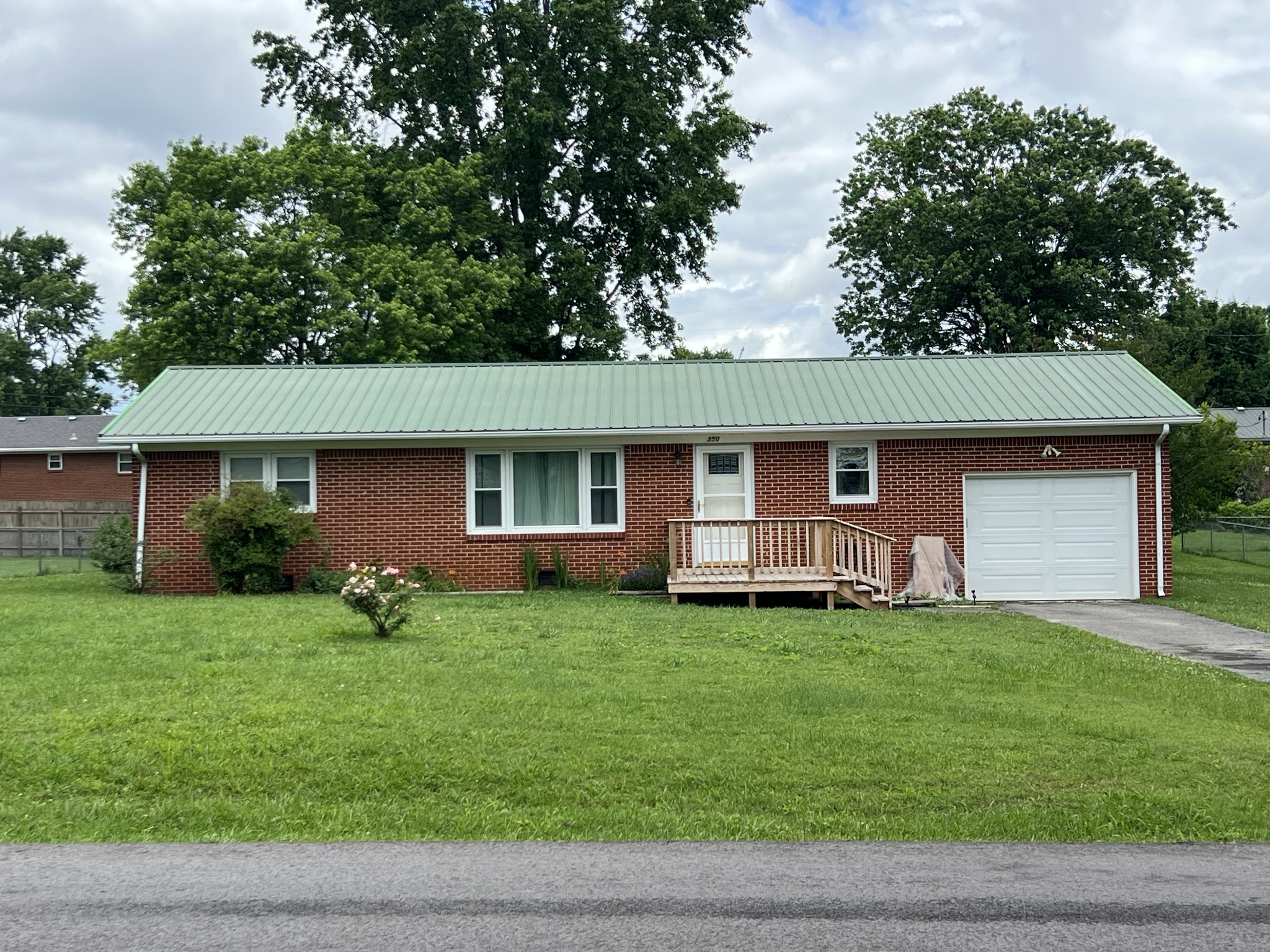 350 Lagoon Dr