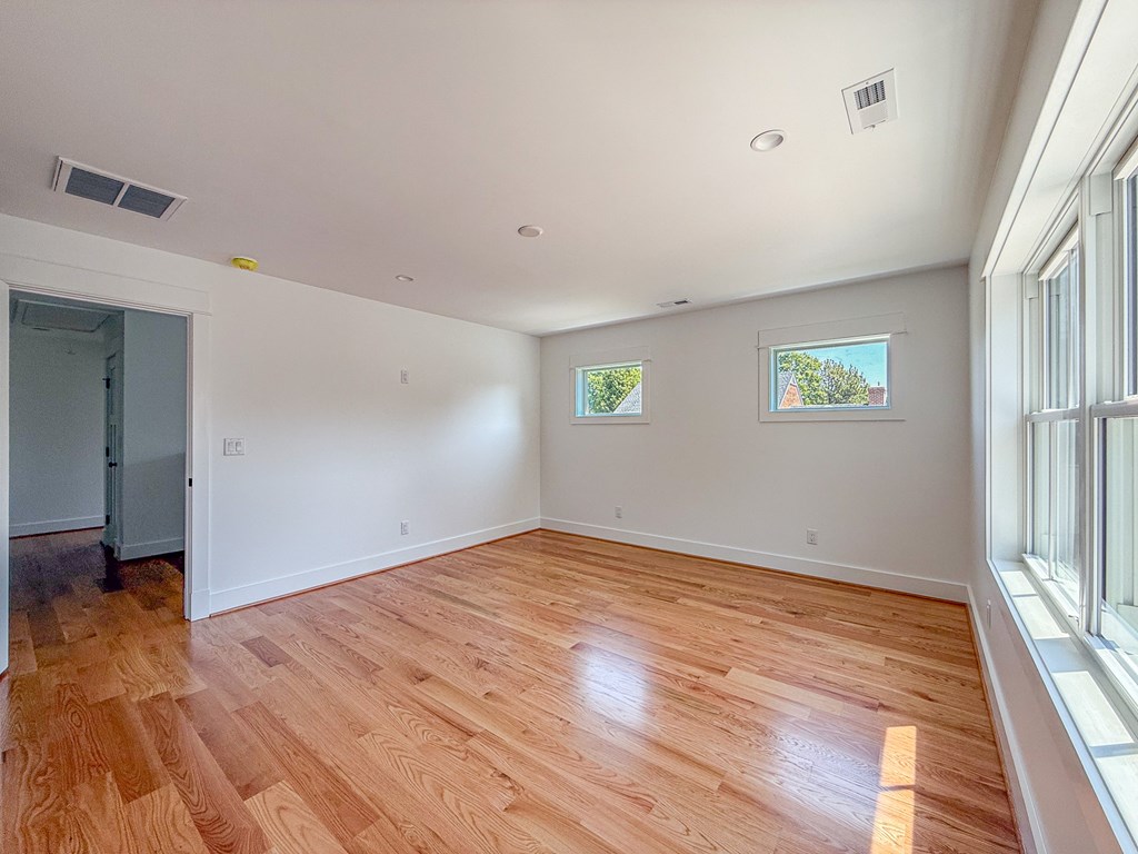 714 Monroe Ave 32