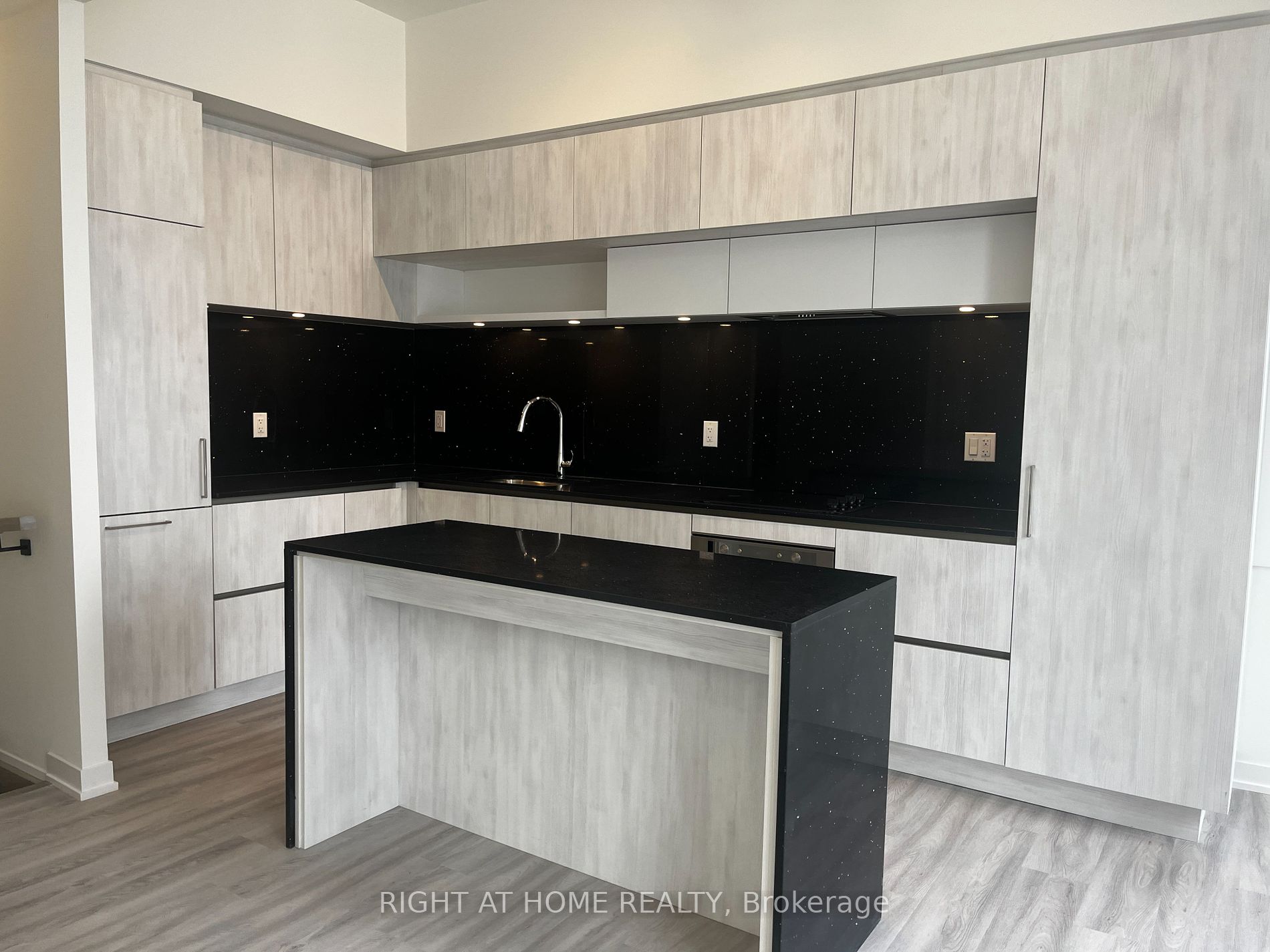 10 Steckley House Lane Ave 108