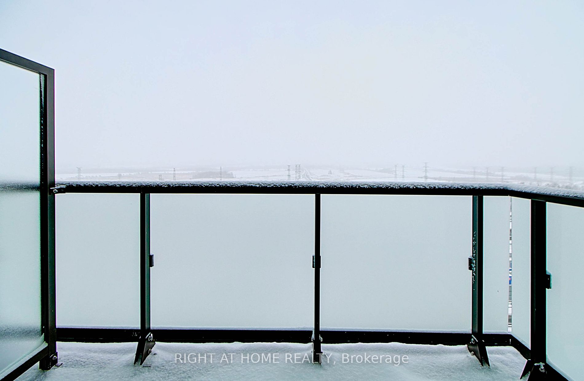 2550 N Simcoe St 2407