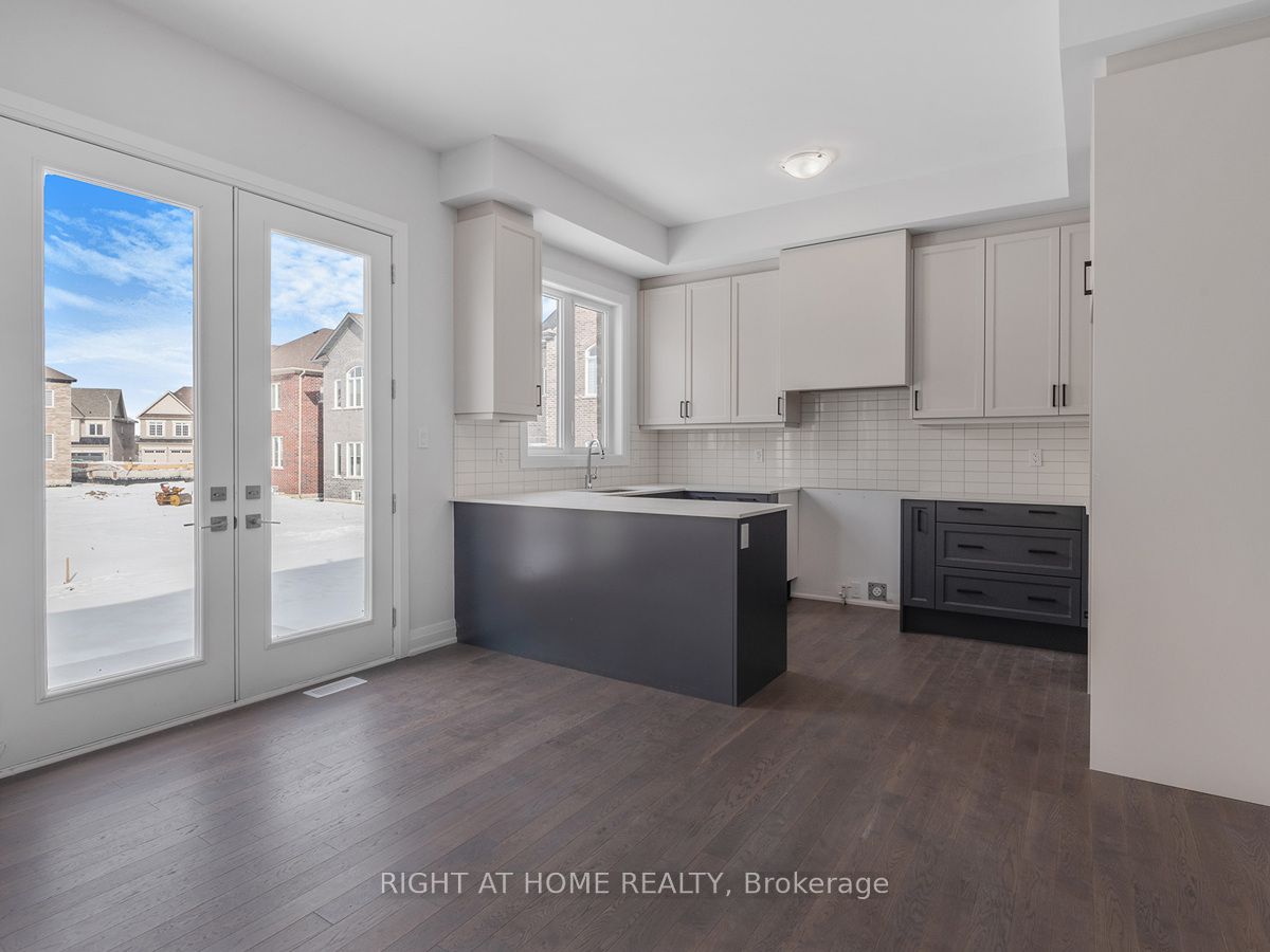 110 Seguin St