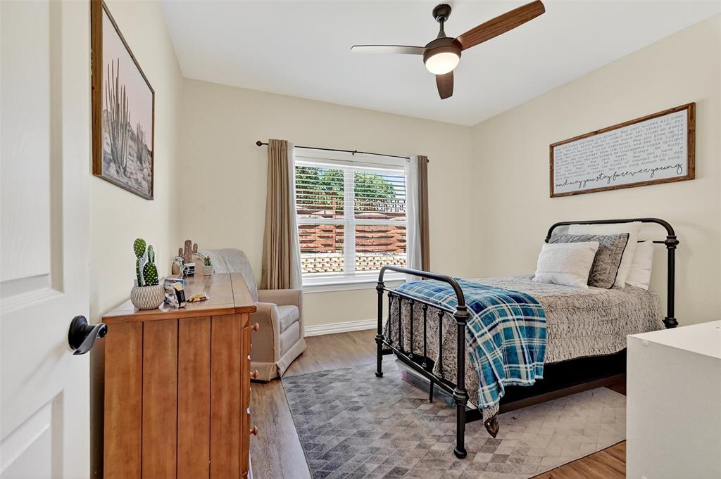 38 Lone Oak Boulevard