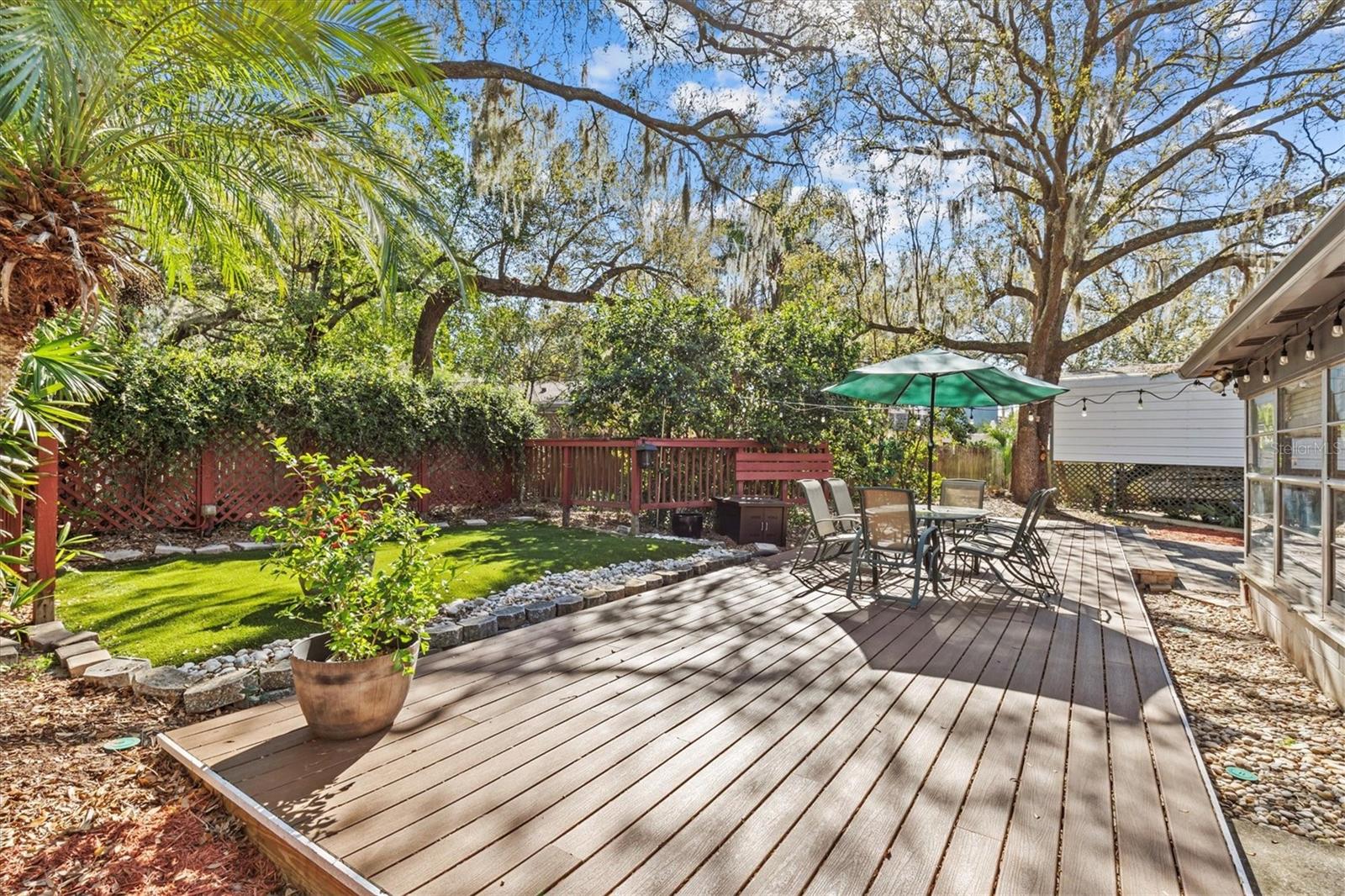 2207 Boxwood Way