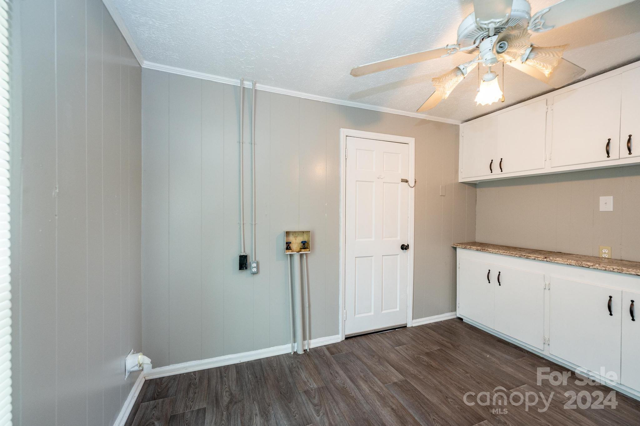 612 Center Street NW