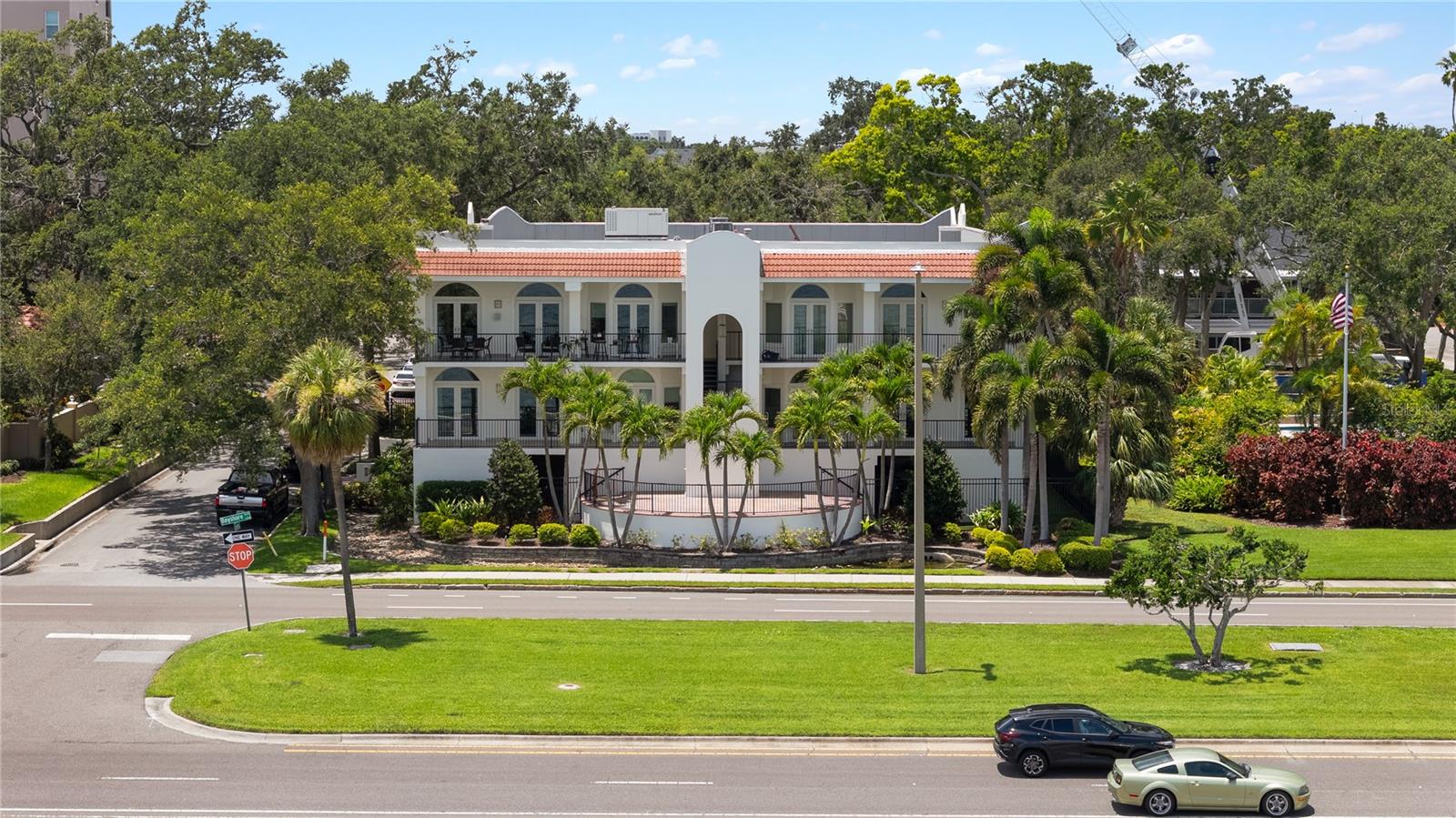 A rare opportunity to own an exceptional penthouse residence at The Promenade, anintimate and distinctive condominium on Tampa's iconic Bayshore Boulevard. Beautifullyrenovated and thoughtfully designed, this extraordinary residence pairs sweeping views ofTampa Bay with elegant interiors and inviting indoor-outdoor living.The expansive terrace is a true highlight, offering a spectacular backdrop for entertaining,dining al fresco, or simply enjoying the ever-changing beauty of the bay. Accessible fromboth the family room and dining room through hurricane-impact-rated French doors, thisremarkable outdoor space extends the living area and brings the waterfront setting intoeveryday life.Designed with the discerning chef in mind, the gourmet kitchen features solid-woodcabinetry, granite countertops, a substantial center island with butcher-block surface, aSub-Zero refrigerator and beverage refrigerator, a Wolf natural-gas range and hood, Boschdishwasher, and Scotsman icemaker. The result is a kitchen that combines professionalgrade appliances with an inviting setting for gathering and entertaining.The spacious primary suite offers a private retreat, complete with its own balcony, gasfireplace, and an exceptionally generous walk-in closet. The en-suite bath features arelaxing soaking tub and separate walk-in shower.Additional features include hurricane-impact-rated windows and doors throughout,remote-controlled solar shades, four secured parking spaces, and dedicated outdoorstorage. The building is equipped with a full generator and offers residents a dog-walkingarea and an additional terrace.Ideally positioned along Bayshore Boulevard, The Promenade offers convenient access tothe boutiques, restaurants, and charm of Hyde Park Village, as well as the best of Tampa'sdining, cultural, and waterfront destinations.A distinctive penthouse, captivating bay views, and an exceptional Bayshore Boulevardaddress—an opportunity to experience Tampa waterfront living at its finest. Be sure to viewthe property video for a closer look at this remarkable residence.