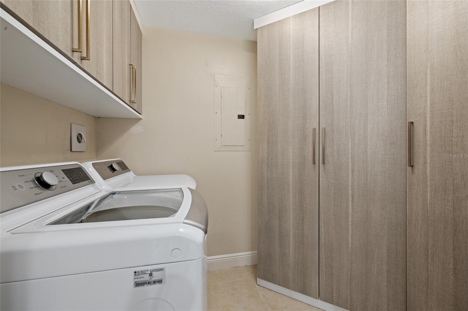 800 N Tamiami Trail 1512