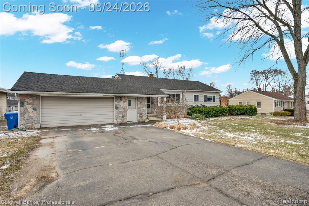 2556 N Williams Lake Rd. Road