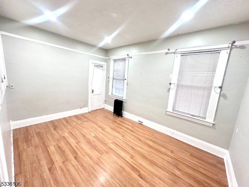 552 Bayway Ave