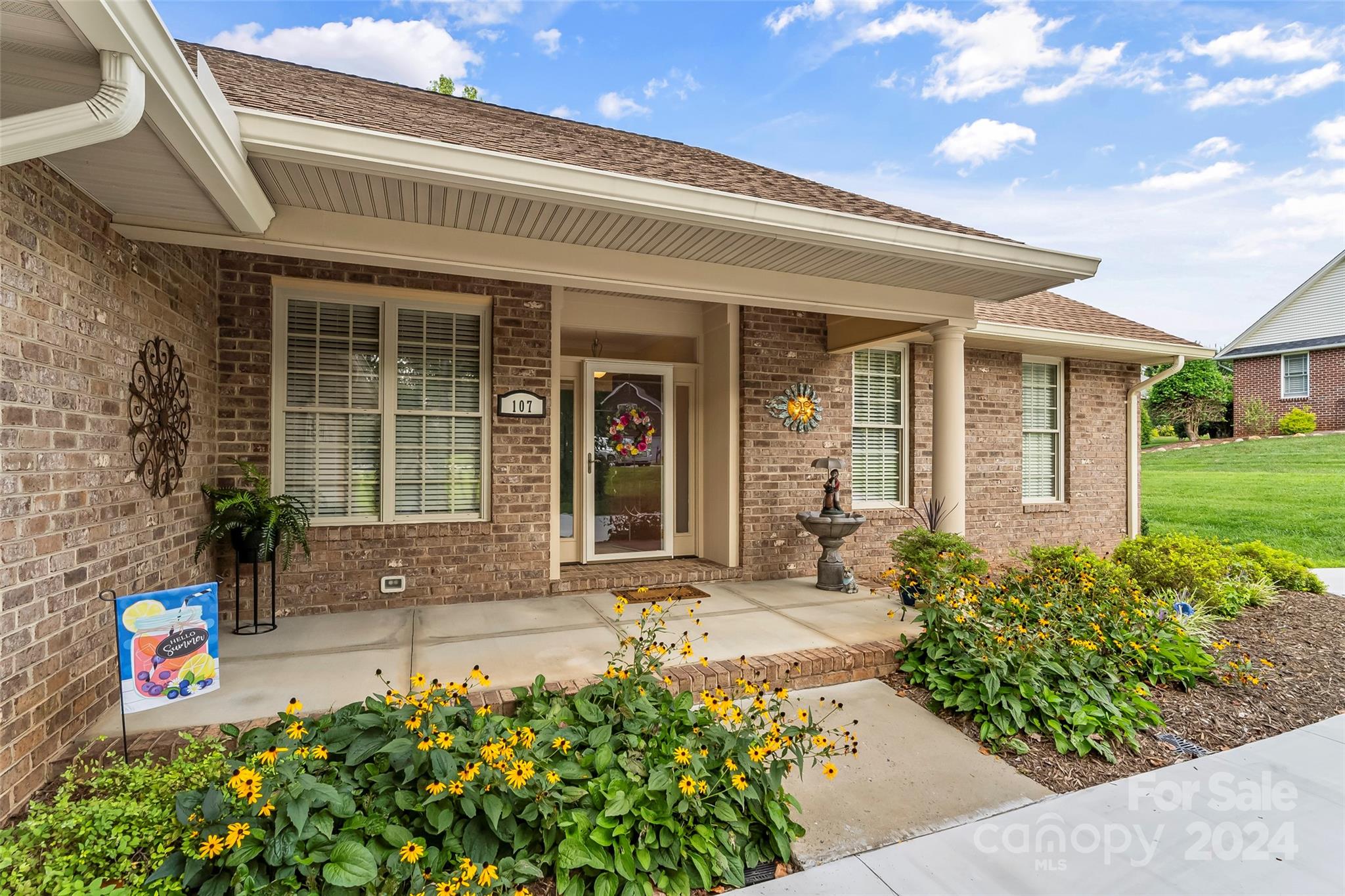 107 Crosscreek Drive