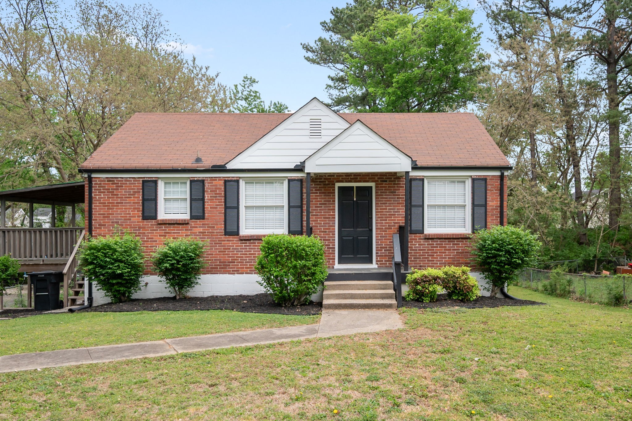 920 Nancy Dr — sold