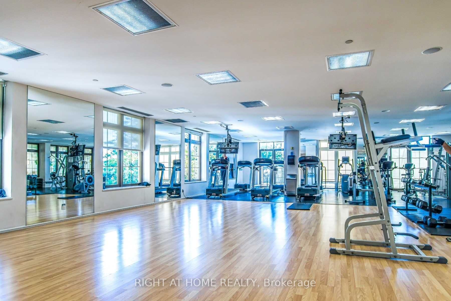 80 Harrison Garden Blvd 316