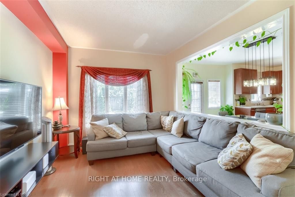 3020 Hawktail Cres
