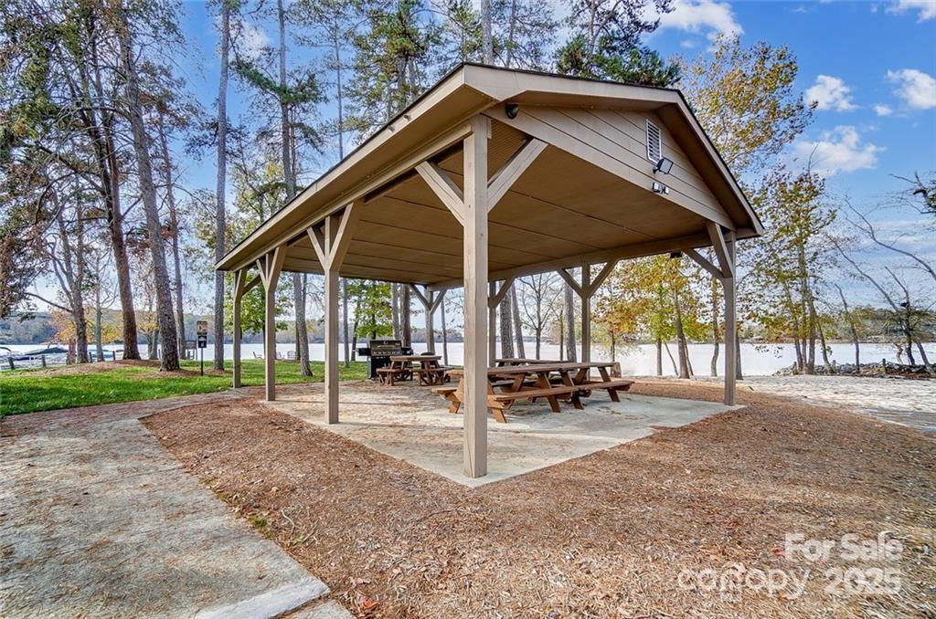 1029 Glade Spring Court