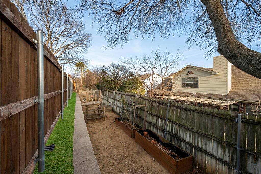 1819 Sandalwood Lane