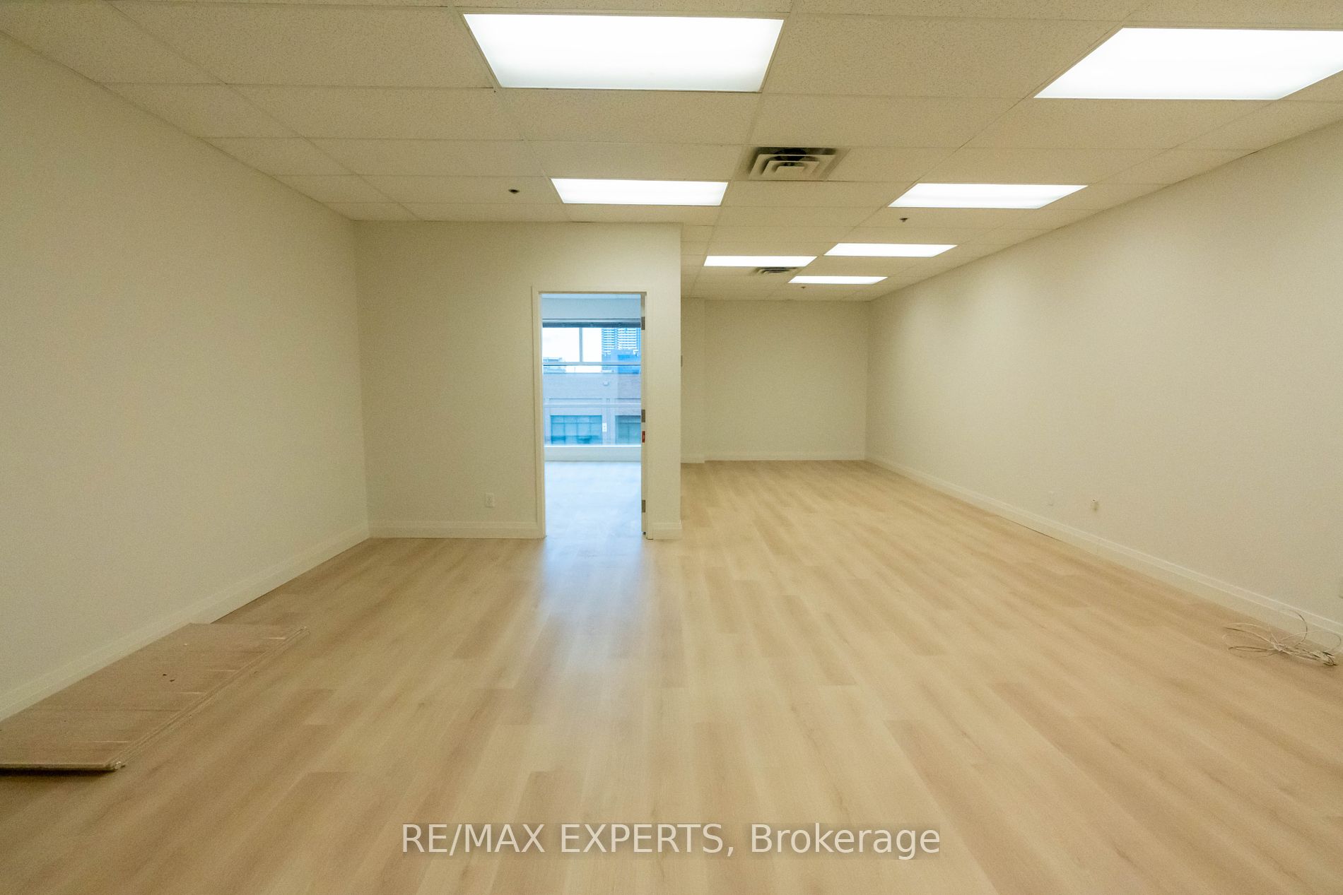 260 Edgeley Blvd 5