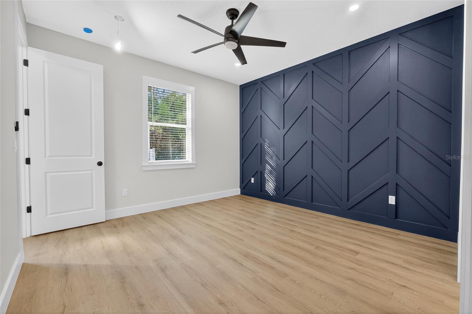 1515 E Knollwood Street