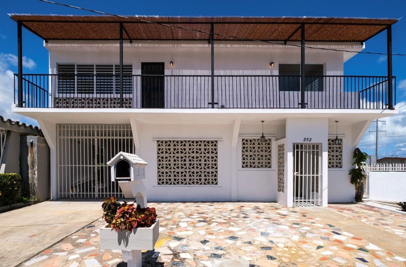 Beautiful two-story property located in the well-established Country Club Ext. neighborhood in Carolina. This spacious residence features 5 bedrooms and 2 full bathrooms, offering ample interior spaces with great natural light—perfect for comfortable family living or entertaining guests.The property includes a laundry area, balcony, and versatile living spaces that can easily be adapted to your lifestyle. Its location is highly convenient, just minutes from shopping centers, restaurants, main roads, Isla Verde, and the airport.Being sold As-Is, this property presents a great opportunity for buyers looking to customize their home or invest in a property with strong potential.