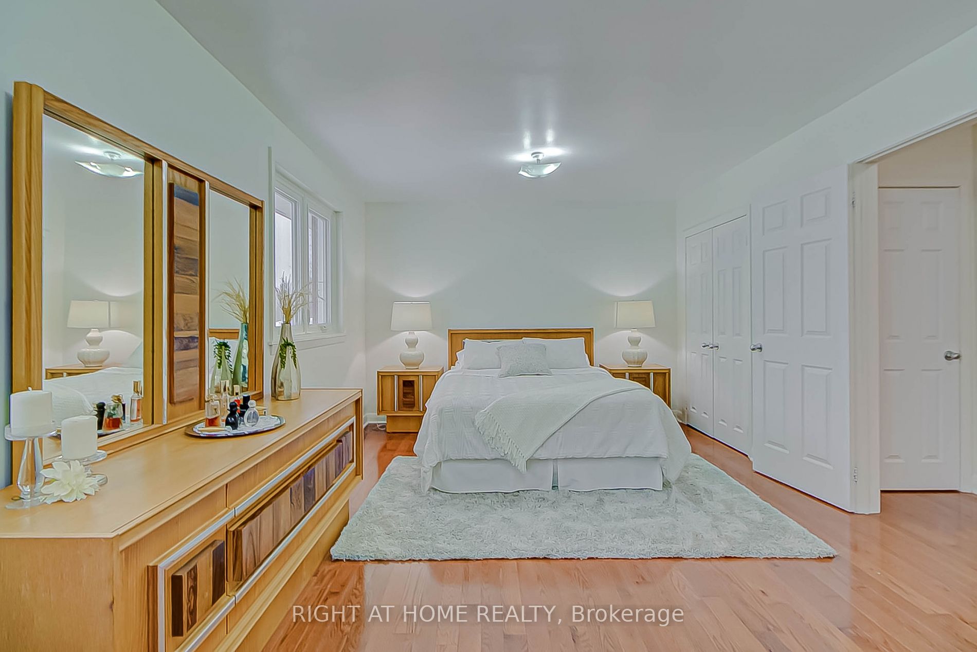 130 Cultra Sq