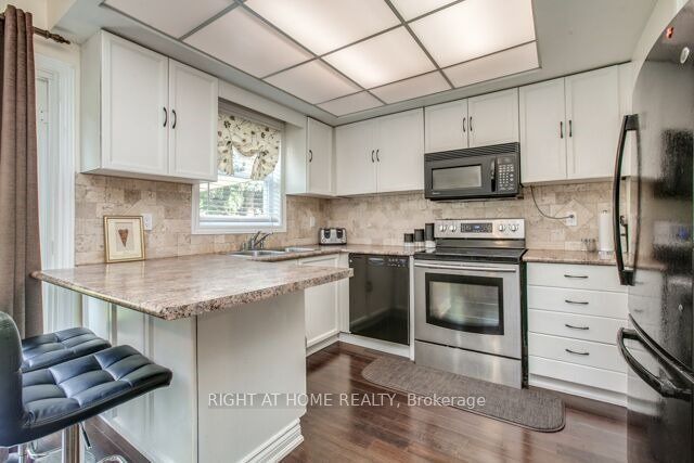 28 N Hettersley Dr