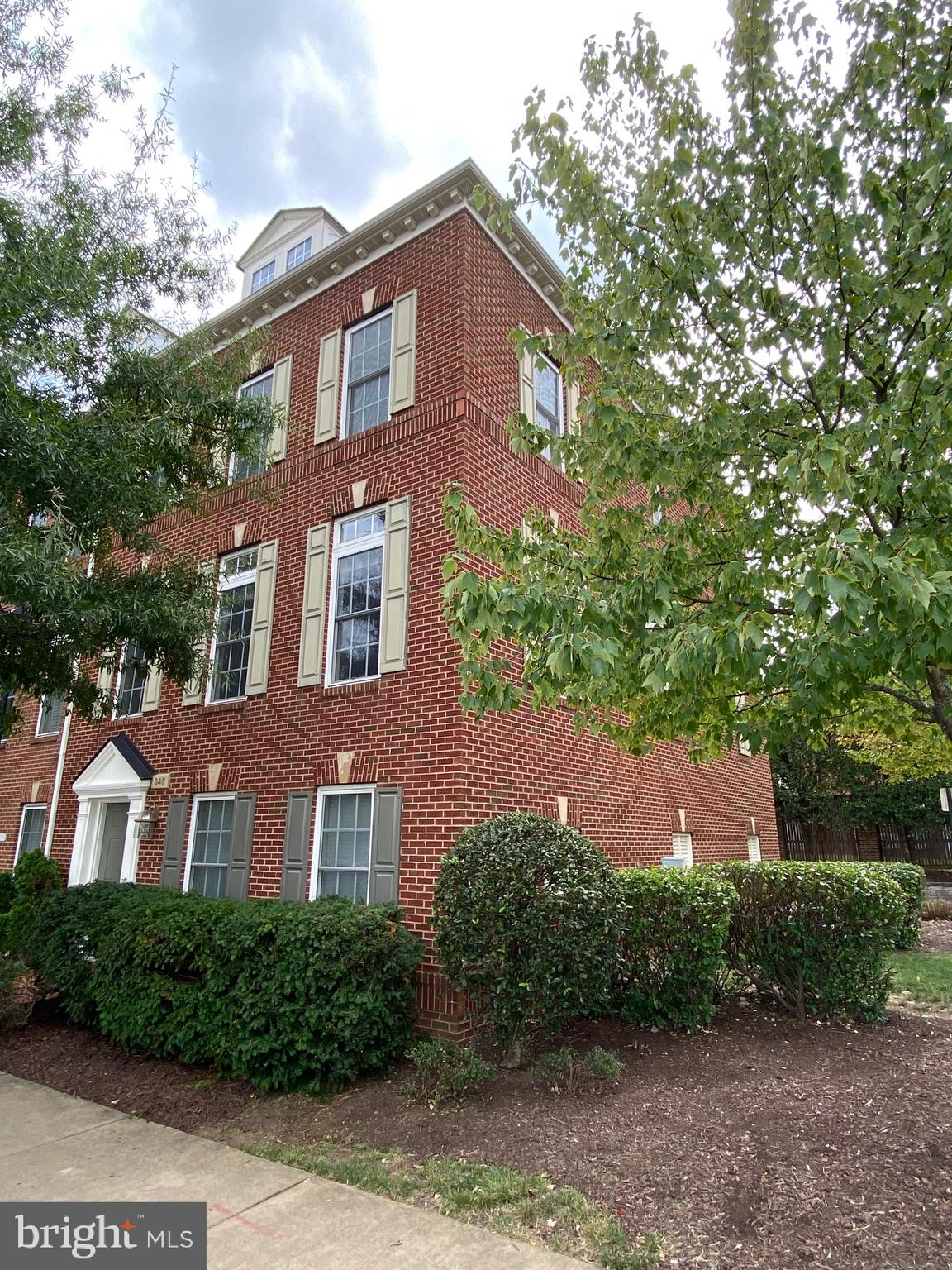 848 W Glebe Road
