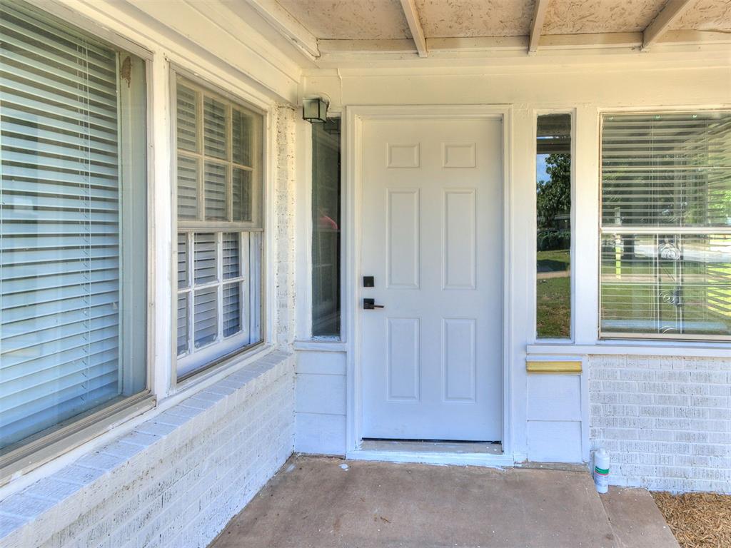 WOW hard to find a BIG 4 bed home in one of the city's most popular additions for under 200,000 !! This well care for home features a super flexible floor plan with THREE (3) living areas, one of which could be a play area, artists/music den, workout room or home office ! Tons of updates including Granite in the kitchen, SS appliances, tankless hot water tank and recently updated bathroom !  Heat and air system are all only 5 years old . Home has a screened in back porch perfect for early morning coffee time or late night wine time--- THIS could be it !!   2 minute access to Lake Hefner Parkway or NW Expressway make getting almost any where in the city a breeze.