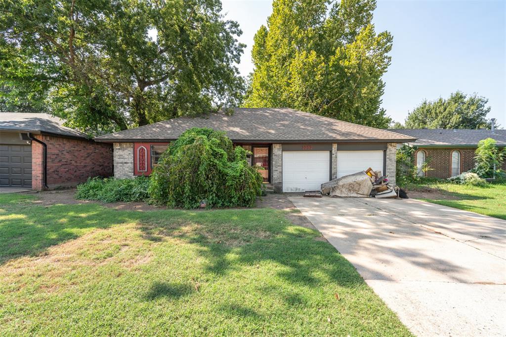 Welcome to 1052 Northwest 7th Place in Moore! This home is clean, comfortable, and completely move-in ready — but also offers the opportunity to update if you want to add your own style. With a practical layout and a spacious yard, it’s a great fit for first-time buyers, families, or investors looking for a low-maintenance property in a strong rental market. Conveniently located near schools, shopping, and highway access, this one gives you flexibility: enjoy it as-is or customize to your taste.