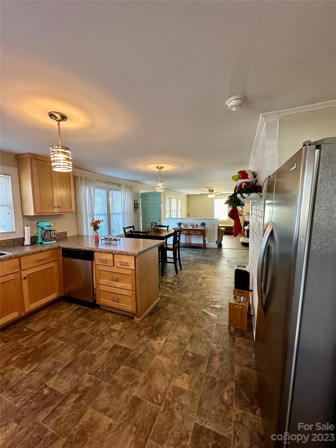 2736 Fairwood Drive