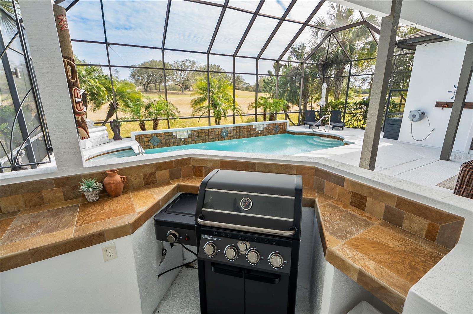 15 S Waterview Drive