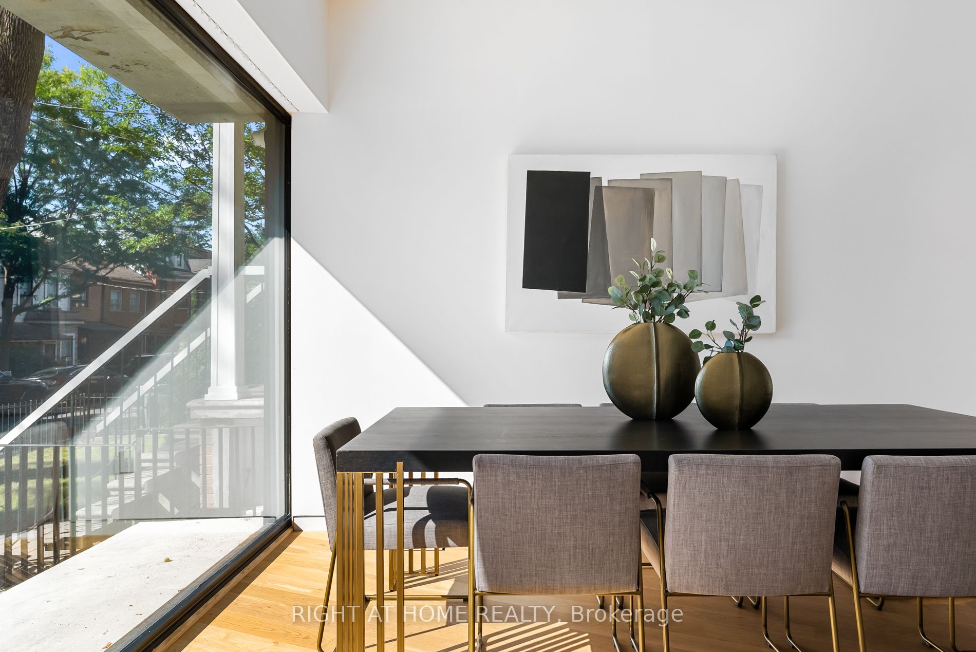 44 Foxley St