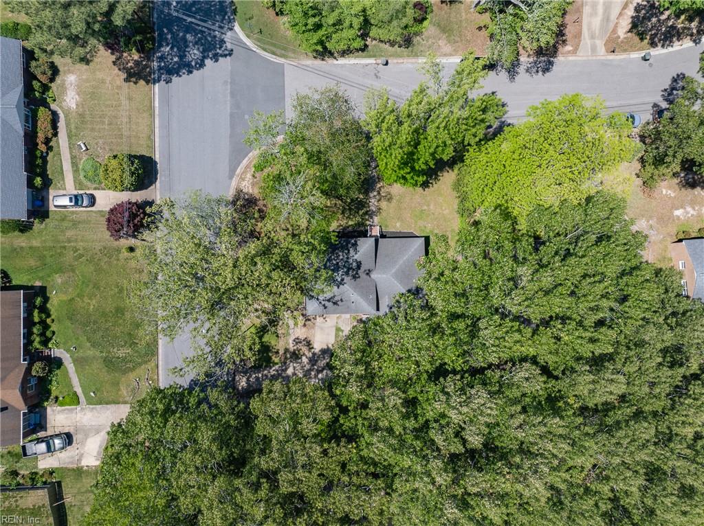 2 Larchmont Crescent