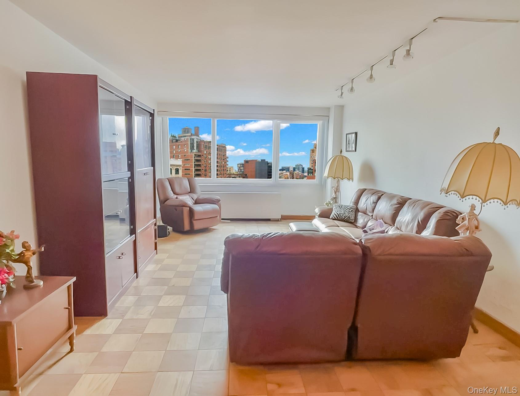 61-20 Grand Central Parkway A1407