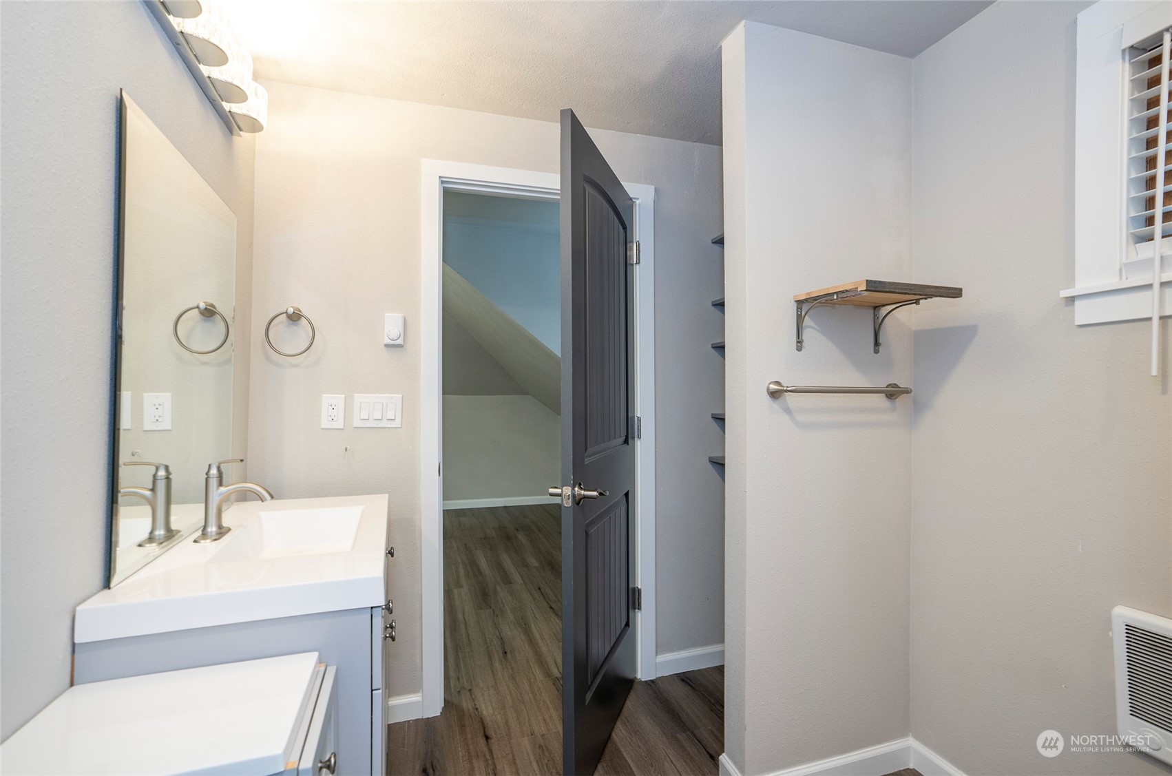 1017 E 59th