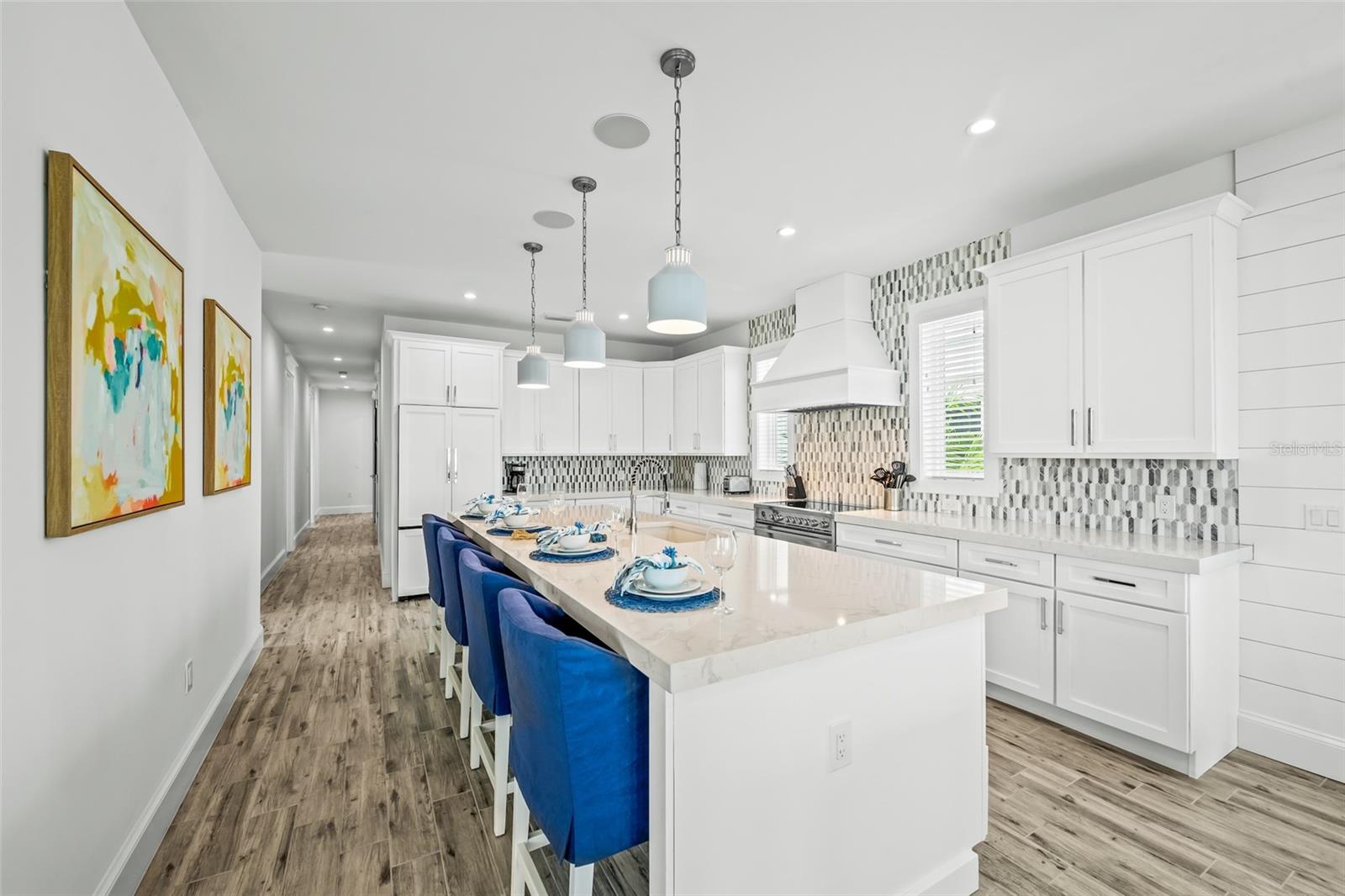 201 Bay Drive N