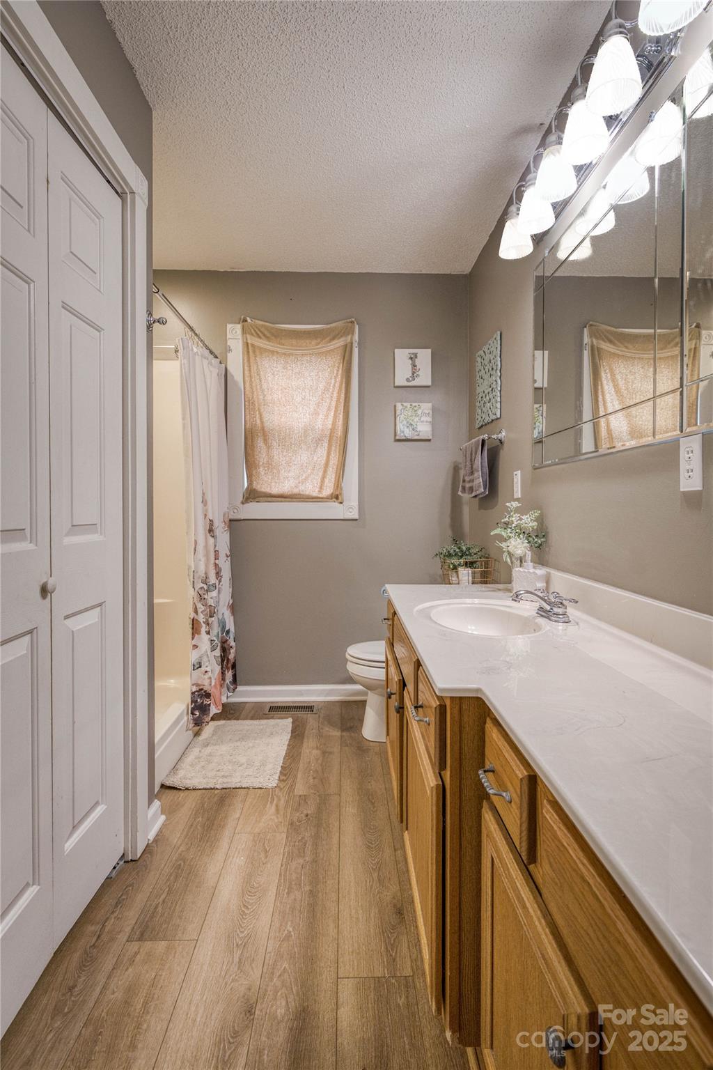 4381 Grover Place