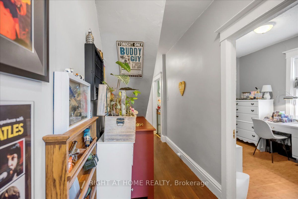 110 W Donlands Ave
