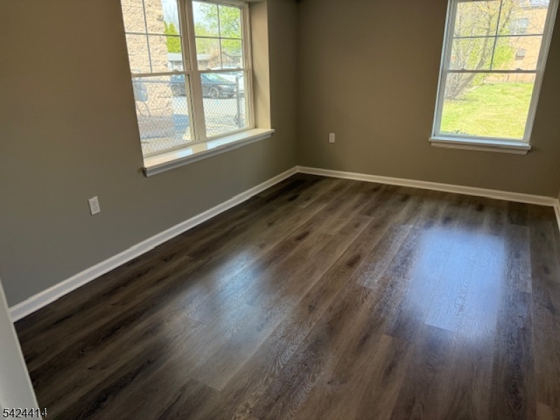 237 Main St — photo 4 of 11