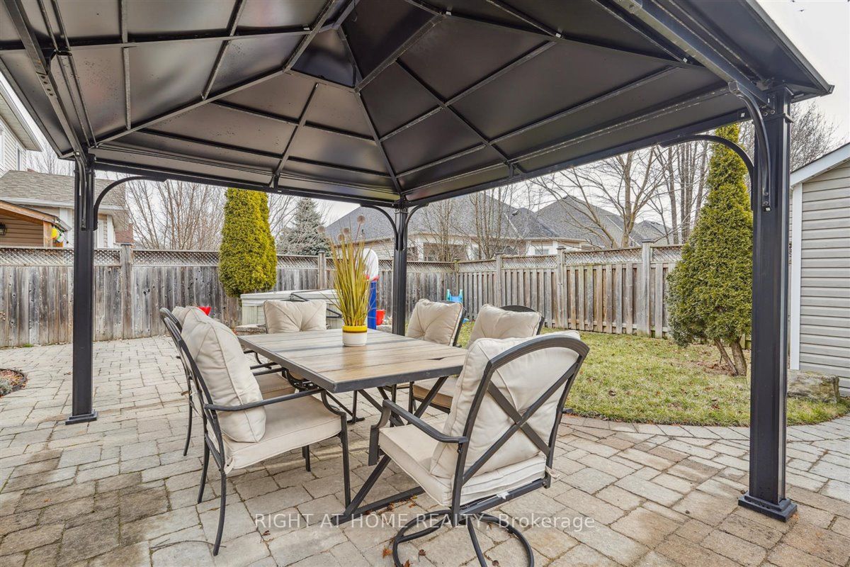 48 Hawstead Cres