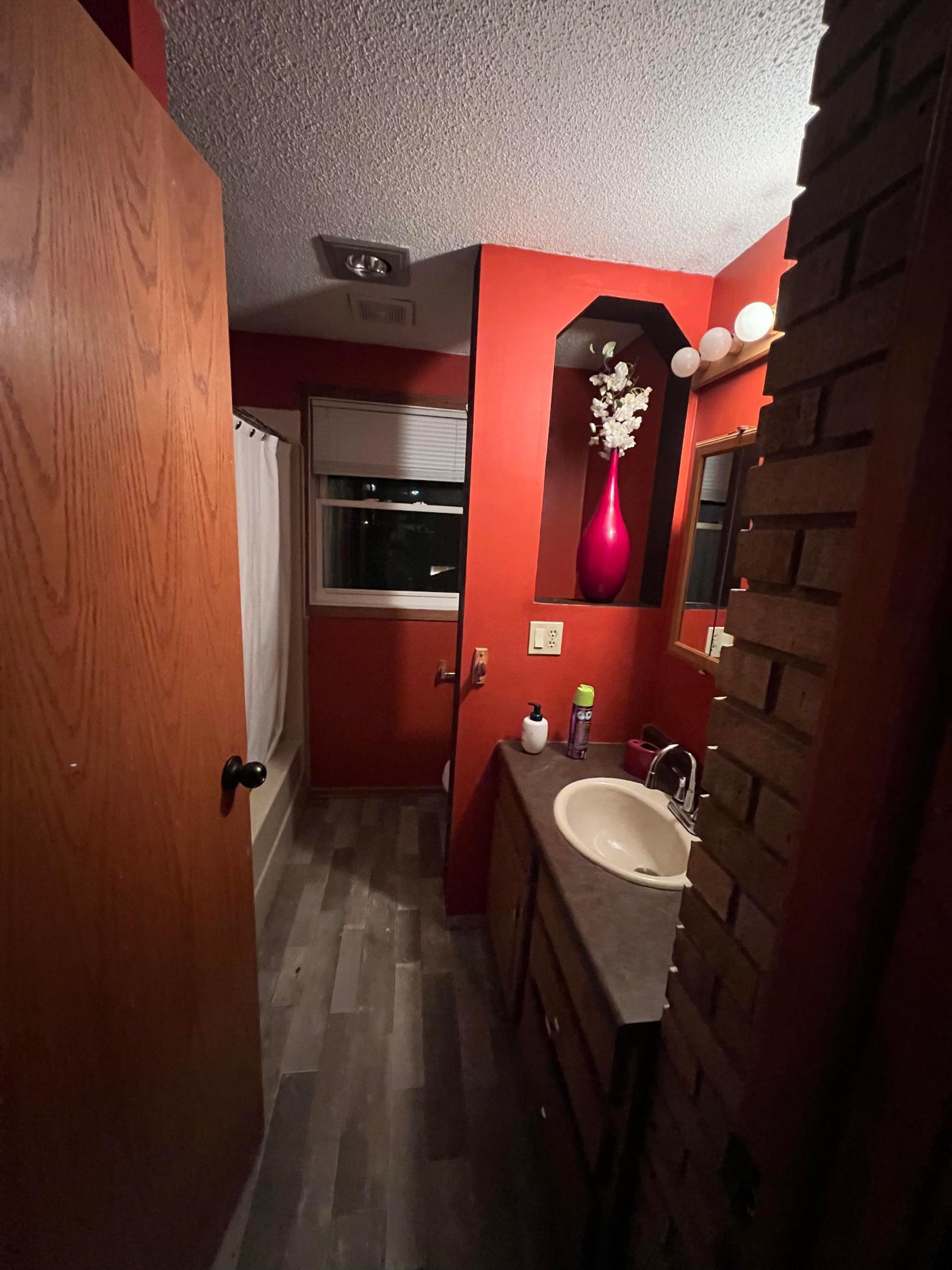 824 Park Street W